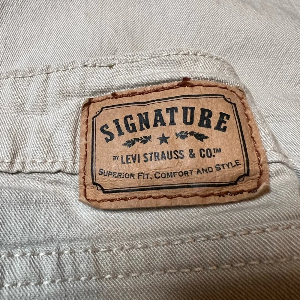 Khaki Levi Strauss Misses pants - Picture 5 of 5